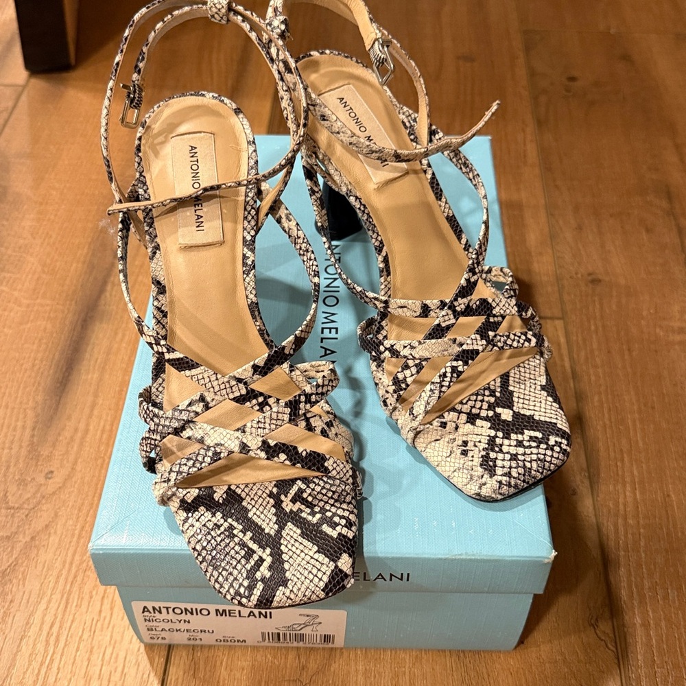 Antonio Melani Nicolyn Snake Print Sandals with box size 8